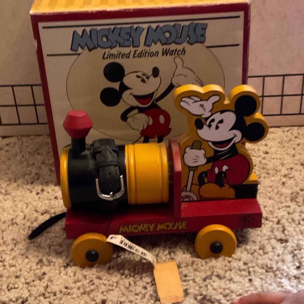 Disney collectors  Mickey Mouse watch and wood toy - Picture 5 of 6